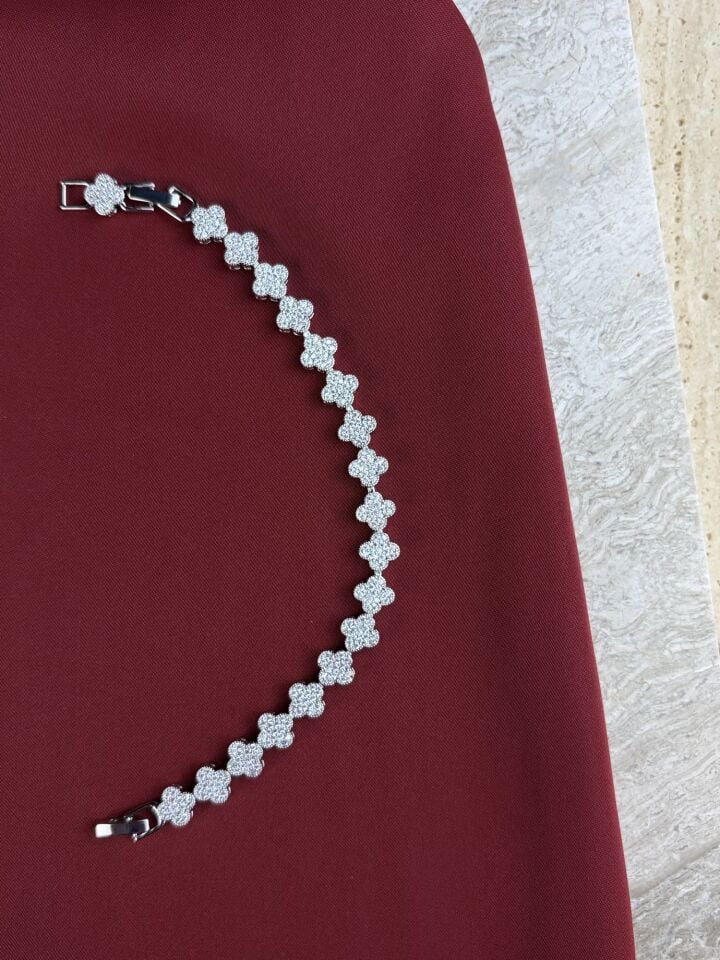 Gümüş Çiçek Motifli Bileklik